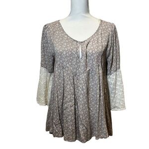 Umgee Babydoll Tunic Blouse Taupe Cream Lace Sleeves Floral Print Size Medium